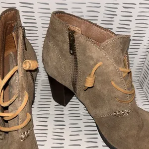 Sperry Women's Dasher‎ Gale Boot Size 9 Block Heel Bootie Lace Up Tan Suede thumbnail 6