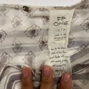 FP One Free People S Sheer Boho Wrap Blouse Ivory Gray Balloon Sleeve thumbnail 4