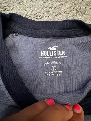 Hollister Baby Tee thumbnail 2