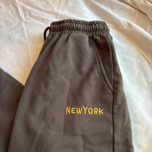 Straight Leg Grey New York Sweatpants thumbnail 2