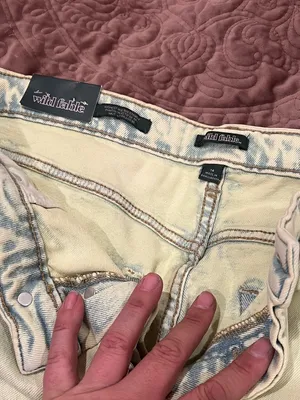 wild fable Light Acid-Wash Wide-Leg Jeans in Pale Blue and Ivory thumbnail 3