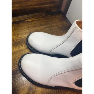 Dr. Martens White Boots Women‎ Size 8 thumbnail 3