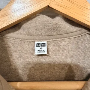 Uniqlo Womens Tan Beige Half Zip Sweatshirt Cropped Pullover 241-472561 XS thumbnail 4
