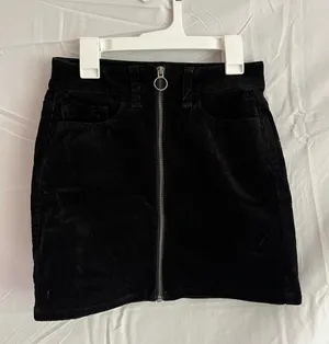 Kohl’s Black Zip Up Skirt thumbnail 1