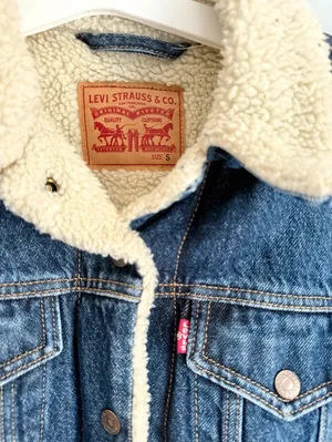 Levi’s Original Sherpa Trucker Denim Jacket Women’s Small thumbnail 3
