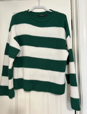 Green and white stripped oversized sweater thumbnail 1