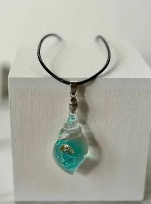 Shell Pendant Necklace Blue thumbnail 1