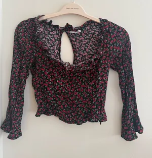Reformation Black Red Floral Ruffle 3/4 Length Sleeve Crop Top thumbnail 1