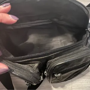 Source Unknown Belt Bag/Fanny Pack-black with adjustable waist. Unbranded. thumbnail 4