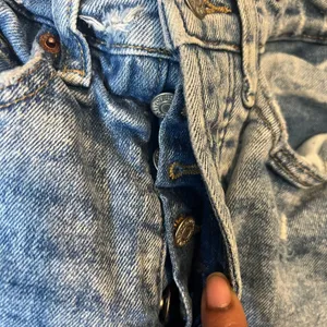 Old Navy Womens Jeans Acid‎ Wash Distressed Extra High Rise Straight Leg Size 00 thumbnail 2