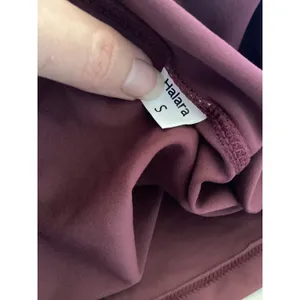 Halara NWOT Burgundy Cutout Double Layer Crop Top Short Sleeve Athletic Small thumbnail 6