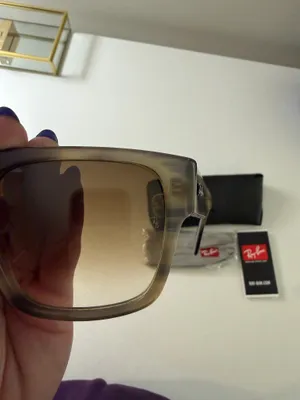 Ray-Ban Sunglasses thumbnail 6
