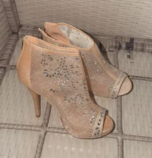 Champaign heels Gold Size 7.5 thumbnail 1