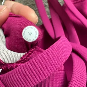 NWOT - Lululemon Energy Bra Long Line Ribbed *Medium Support, B–D Cup - Size 4 thumbnail 7