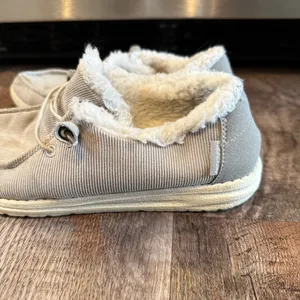 Hey Dude Wendy Corduroy Grey Women’s Slip On Shoes With Faux Fur Accents Size 8 thumbnail 2