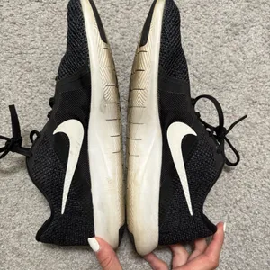 Nike Women’s Black Flex Trainer 8 Cross-Training Sneakers thumbnail 4