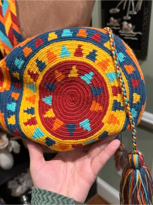 Handcrafted Wayuu Mochila Shoulder Bag – Colorful Geometric Pattern thumbnail 7