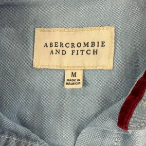 Abercrombie and Fitch - Chambray Button Up Top Women's Size Med Y2K Denim thumbnail 8