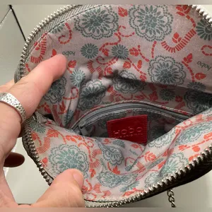 A Rare HOBO International Gray Distressed Leather Clutch/ Shoulder Crossbody Bag thumbnail 3