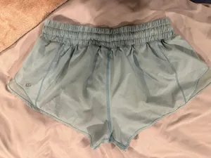 Lululemon Hotty Hot Short 2.5” thumbnail 3
