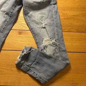Levi’s wedgie skinny button fly raw hem jeans 24 thumbnail 2