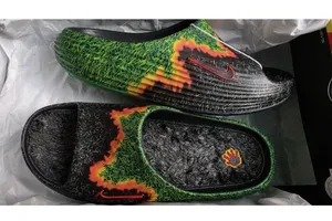 Size 10 US Swoosh x Nike REACTX Rejuven8 Touch Grass thumbnail 2
