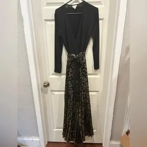 LuLaRoe‎ Black Gold Metallic Geometric Pleated Maxi Dress Small Long Sleeve Wrap thumbnail 4