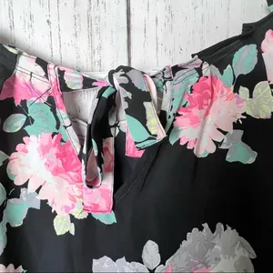 Lauren Conrad Women's Floral Print Tie Back Pleated Neck Blouse Sz M thumbnail 7