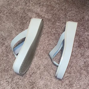 Cushionare Beige/Cream Y2k Platform Flip Flops thumbnail 2