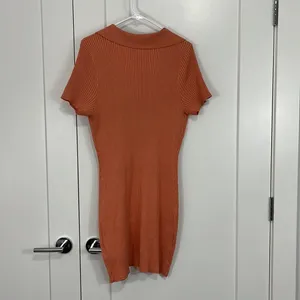 Abercrombie and Fitch Large Orange V-Neckline Ribbed Short Sleeve Sweater Dress thumbnail 10