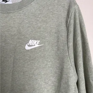 Nike Women Size XL Crew Neck Green Pullover‎ fleece sweater thumbnail 2