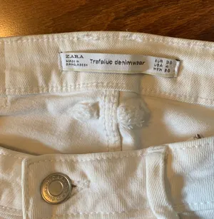 ZARA Frayed Bottom Jeans thumbnail 4