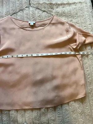 Cuyana cropped pink silk top size small thumbnail 9