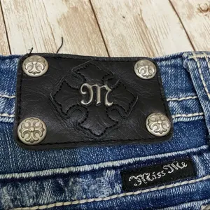 Miss Me JP5091BM Bermuda Peace Out Studded Low Rise Denim Jean Shorts 25 thumbnail 7