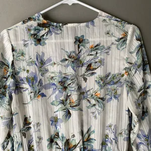 Ontwelfth Dainty Coastal Spring Floral‎ Long Sleeve Wrap Mini Dress Small White thumbnail 8