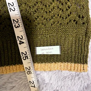 Olive Green V thumbnail 6
