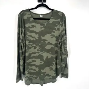 Old Navy Green Camp Patterned Plush-Knit Long-Sleeve Tee Large‎ Soft Layering thumbnail 2