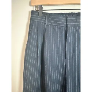 GU Navy Blue Pinstripe Pleated Wide Leg Pants High Rise Office Trousers L thumbnail 5