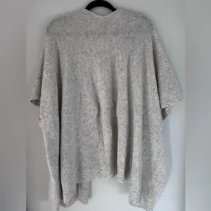 Aritzia Community Open-Front Gray/Cream Dolman Sleeve Cardigan (Wool/Yak) thumbnail 3