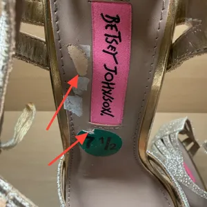 Betsey Johnson Tiara Gold Silver‎ Glitter T-Strap Heels Size 7.5 Sparkle Pumps thumbnail 5