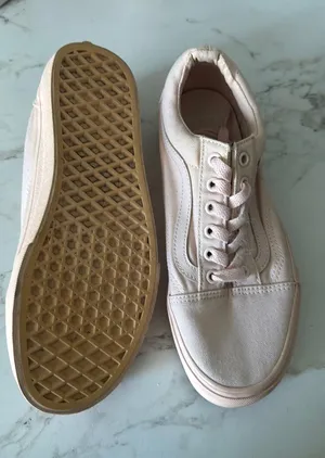 Size 7.5 Pink Old School vans thumbnail 1