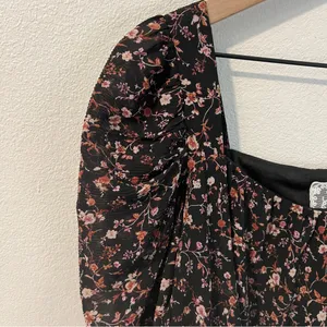 Sadie & Sage Textured Chiffon Floral Print Puff Sleeve Top Peasant Size‎ M thumbnail 2