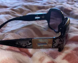 Black Sunglasses thumbnail 3
