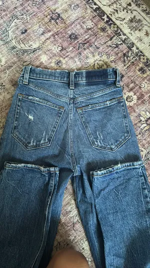 Abercrombie Ultra High-Rise 90s Straight Jeans Dark Wash Ripped thumbnail 3