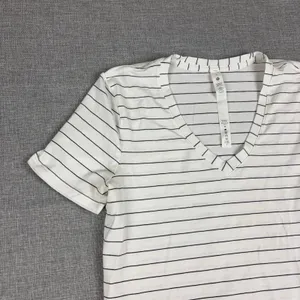 Lululemon Striped Shirt Womens 2 White V-Neck Short Sleeve Pima Cotton Top thumbnail 3