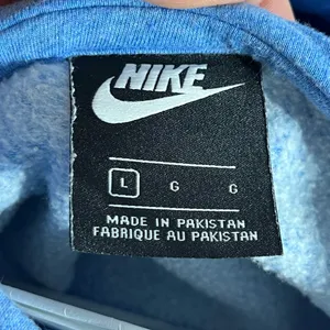 Nike women’s cowneck/hood sweatshirt size large thumbnail 4