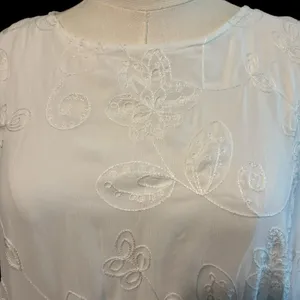 ELLE White Dress SZ L Embossed W/ Embroidery LWD Bow Tie Back Handkerchief Sheer thumbnail 3