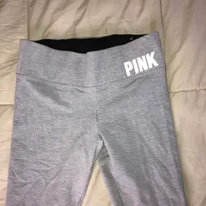 Victoria's Secret PINK Yoga Holo Leggings thumbnail 4