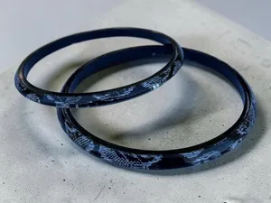 Vintage Black & White Lace Pattern Acrylic Bangle Set 2pc Stackable Bracelets‎ thumbnail 1