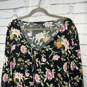 American Eagle Black Floral Tie-Front Blouse M Silky Viscose Resort Casual Top thumbnail 5